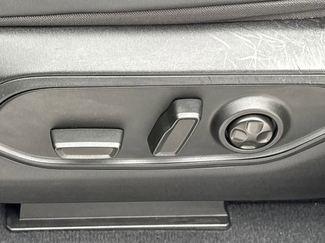 Used 2023 Jeep Grand Cherokee Limited image 40