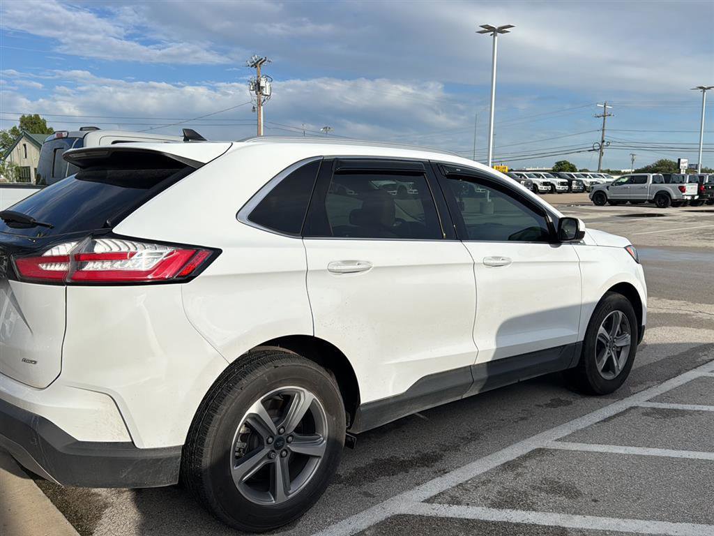 Used 2024 Ford Edge SEL w/ Convenience Package AWD/4WD image 3