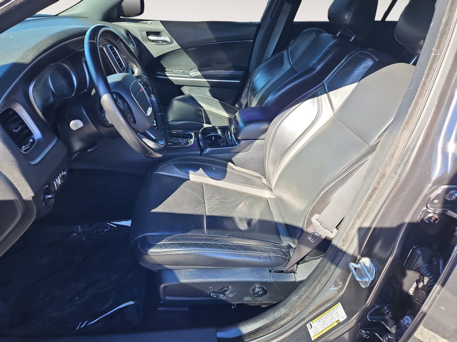 Used 2020 Dodge Charger SXT RWD image 9