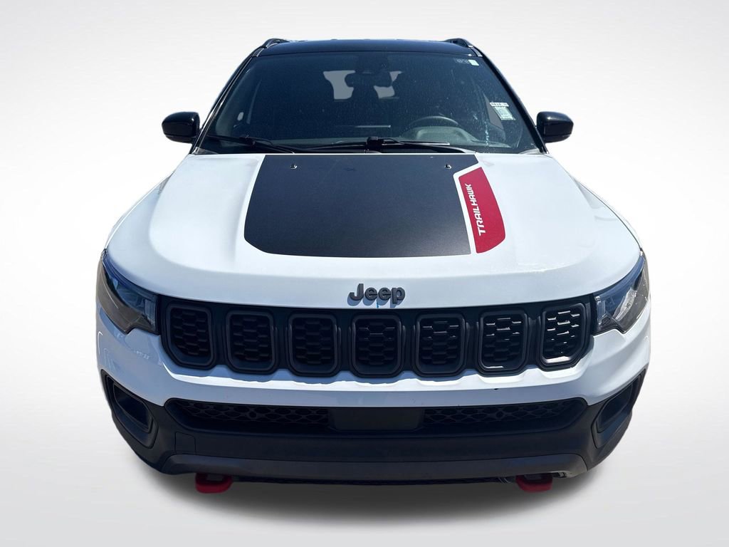 Used 2025 Jeep Compass Trailhawk AWD/4WD image 9