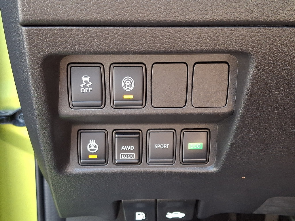 Used 2020 Nissan Rogue Sport SV w/ All-Weather Package AWD/4WD image 24