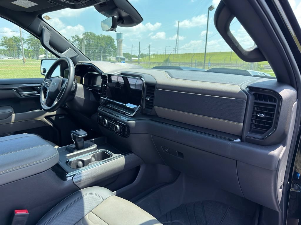 Used 2024 Chevrolet Silverado 1500 ZR2 w/ Technology Package AWD/4WD image 39