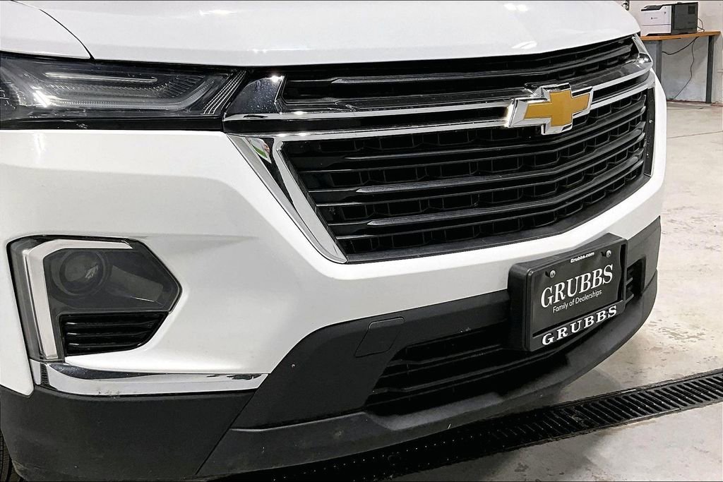 Used 2023 Chevrolet Traverse LS image 39