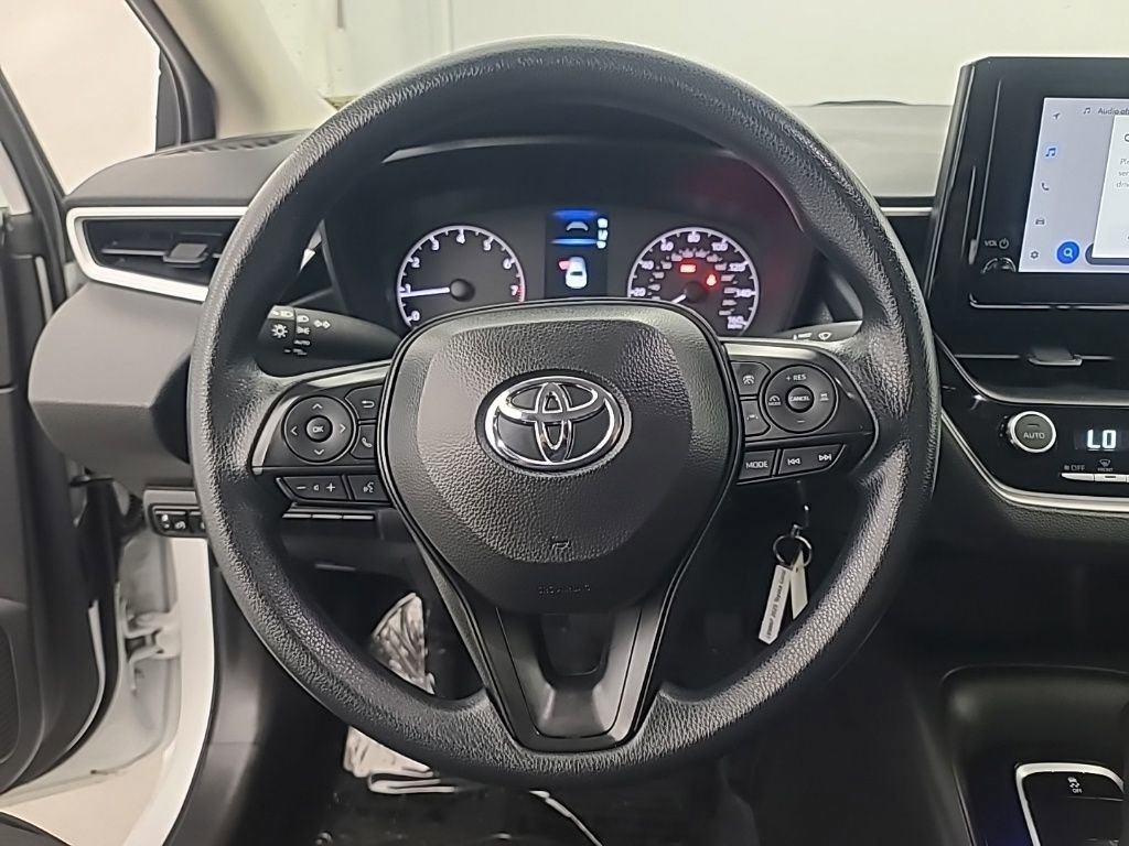 Used 2025 Toyota Corolla LE FWD image 32