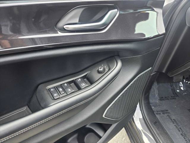 Used 2021 Jeep Grand Cherokee L Laredo AWD/4WD image 22
