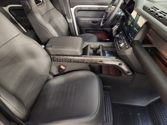 New 2026 Land Rover Defender 110 OCTA image 3