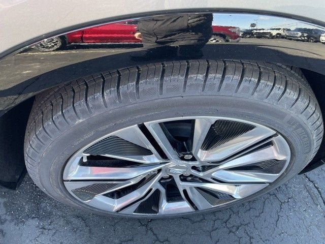 New 2025 Cadillac Lyriq Luxury RWD image 28