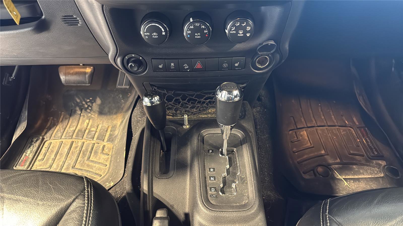 Used 2016 Jeep Wrangler Unlimited Rubicon w/ Dual Top Group AWD/4WD image 22