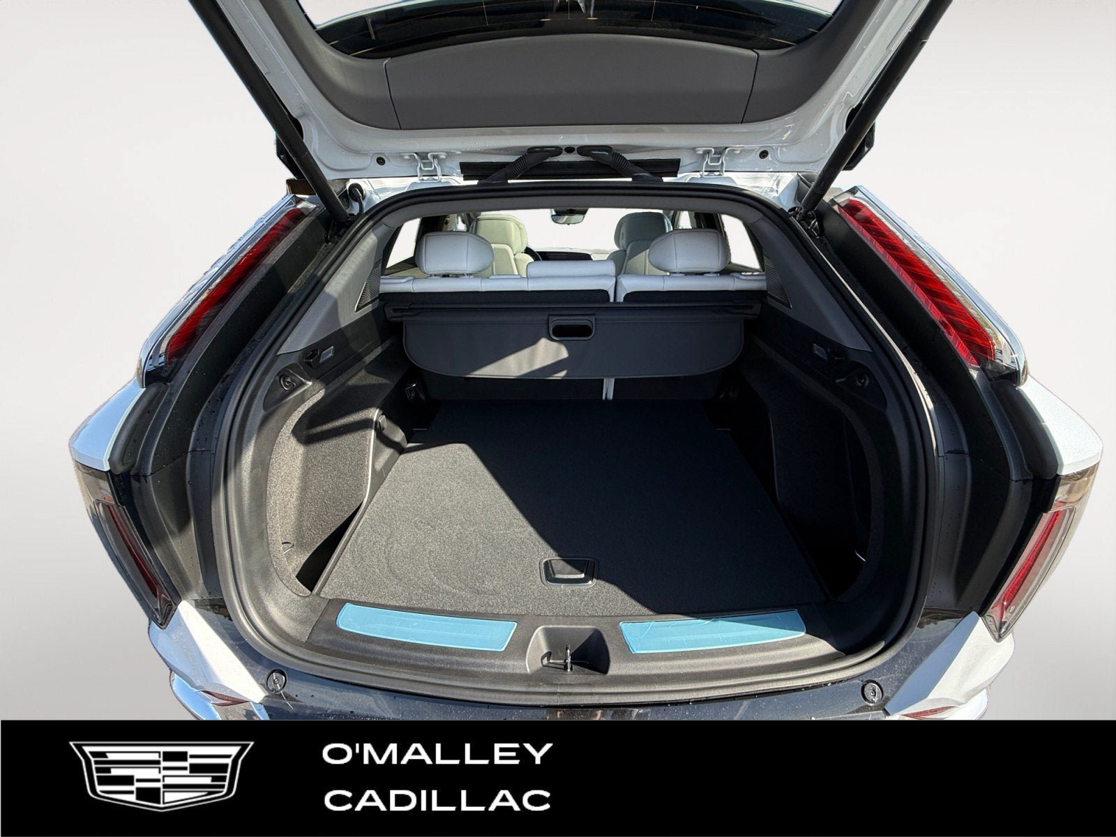 New 2027 Cadillac Optiq Premium Luxury w/ LPO, Floor Liner Package AWD/4WD image 12
