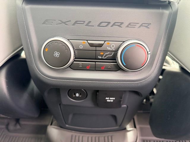 Used 2025 Ford Explorer Platinum w/ Ultimate Package image 37