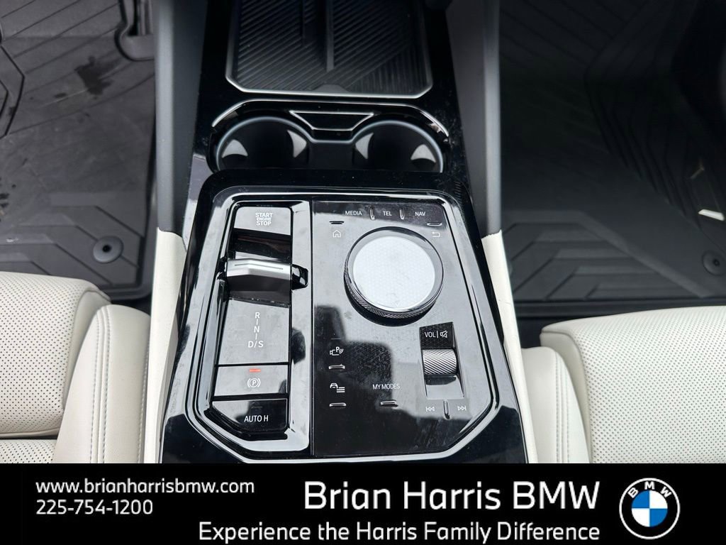 Certified 2025 BMW 530i w/ Premium Package image 18