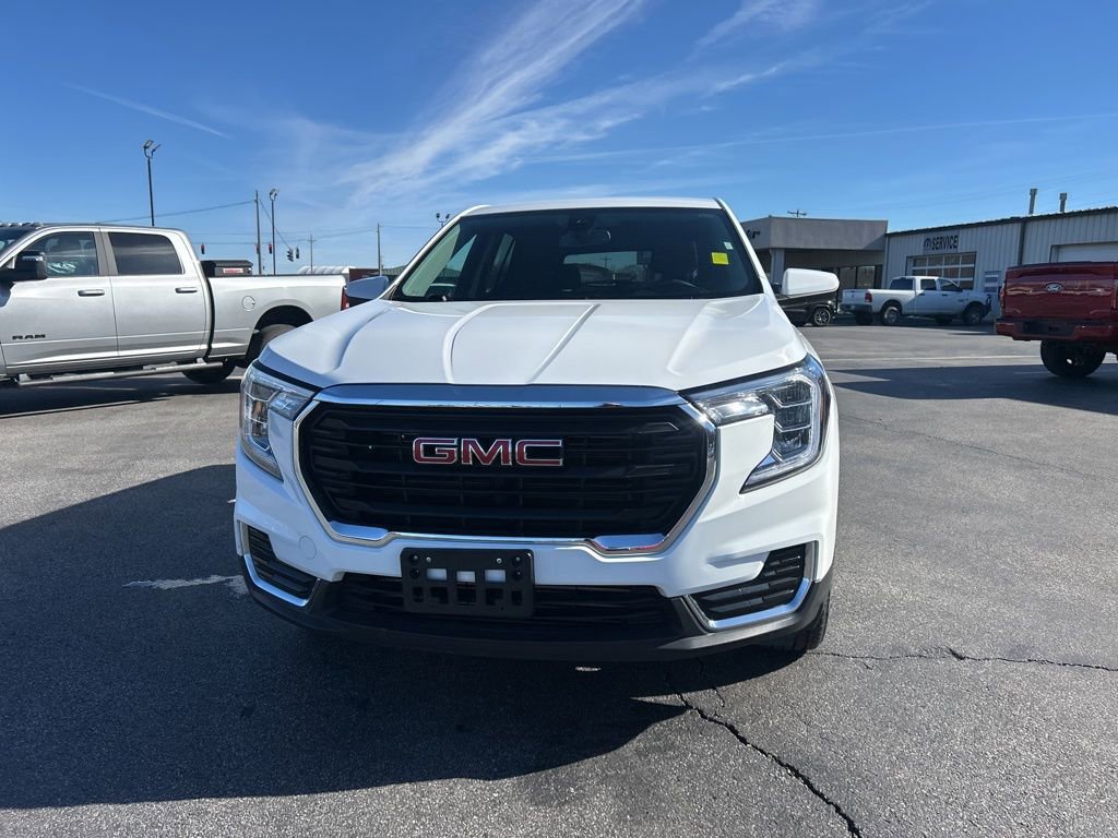 Used 2024 GMC Terrain SLE image 10