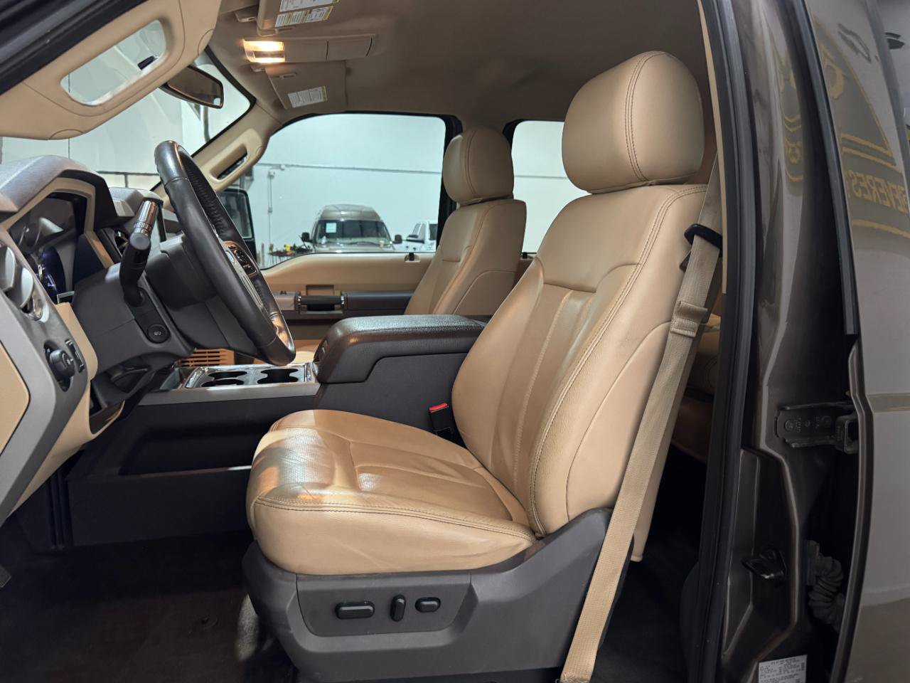 Used 2016 Ford F250 Lariat w/ Chrome Package AWD/4WD image 4