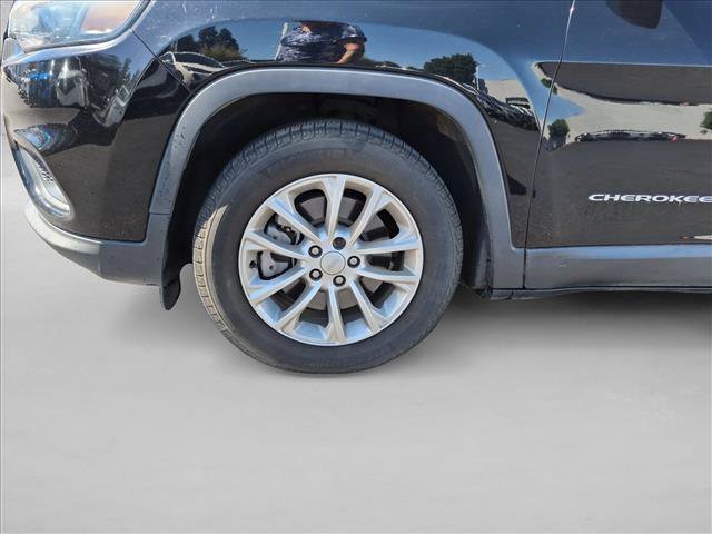 Used 2019 Jeep Cherokee Latitude w/ Popular Appearance Group FWD image 15