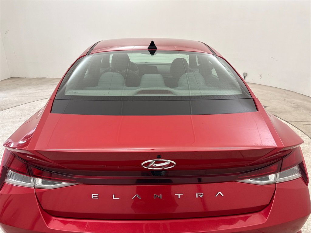 Used 2021 Hyundai Elantra SEL image 22