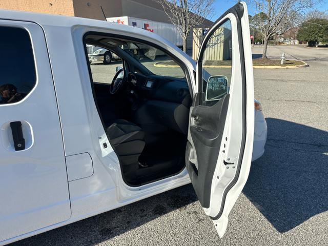 Used 2018 Nissan NV200 SV w/ Navigation Package image 17