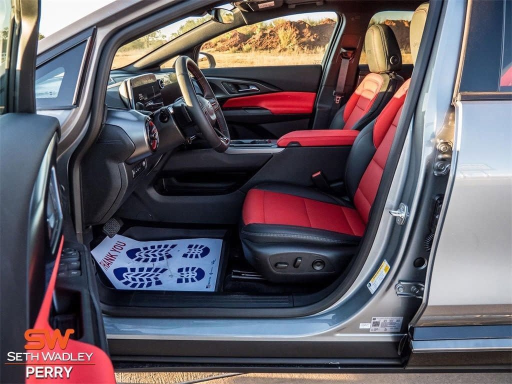 New 2025 Chevrolet Equinox EV RS w/ LPO, Illumination Package image 25