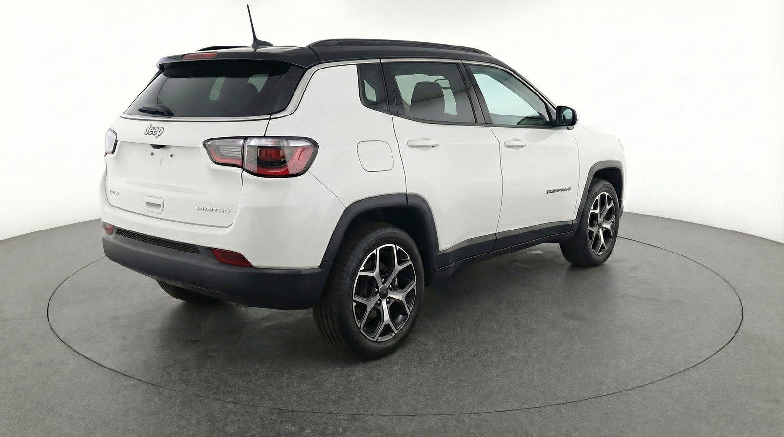 Used 2025 Jeep Compass Limited image 9