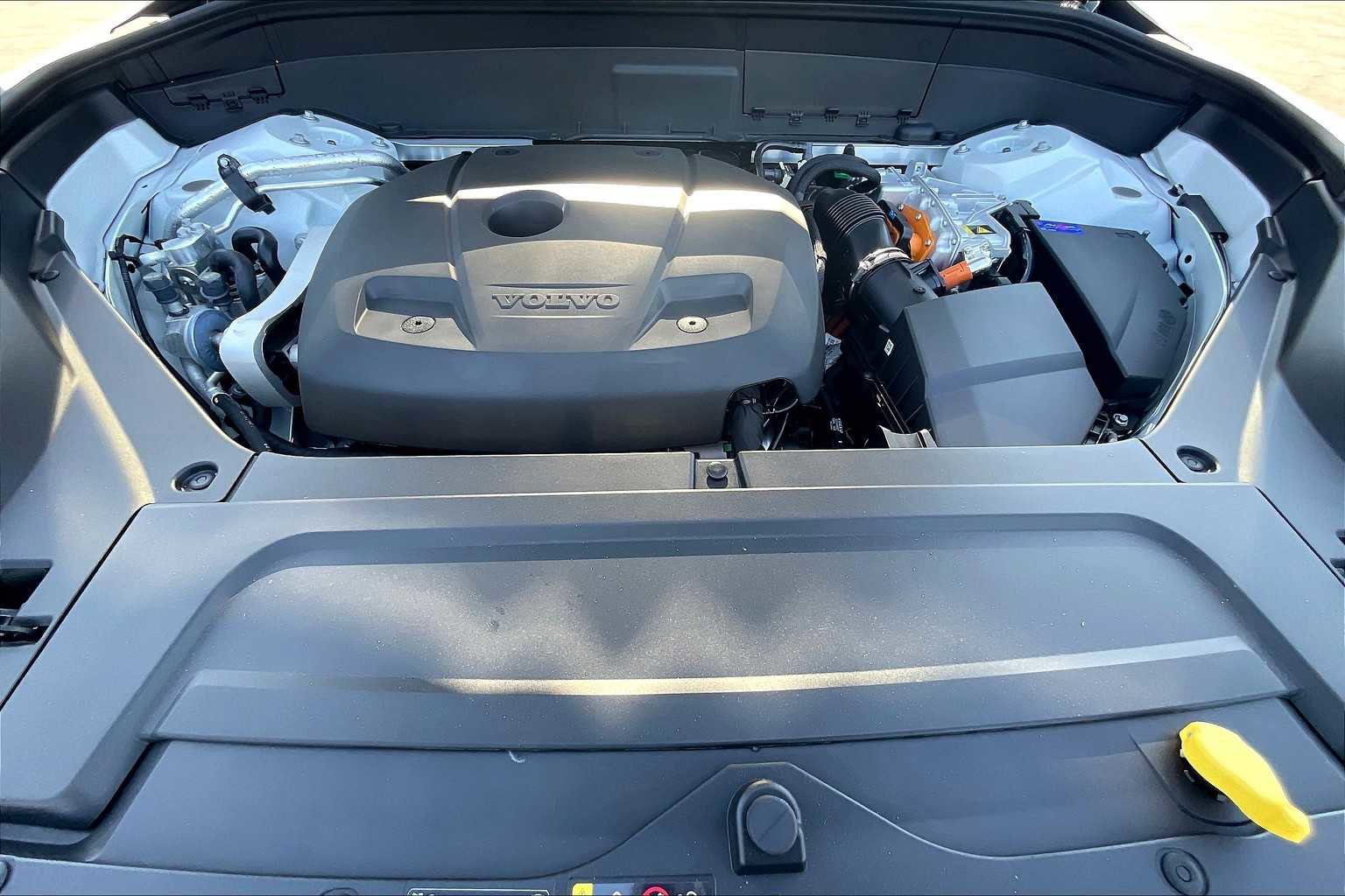 New 2026 Volvo XC90 T8 Plus w/ Protection Package Premier image 13