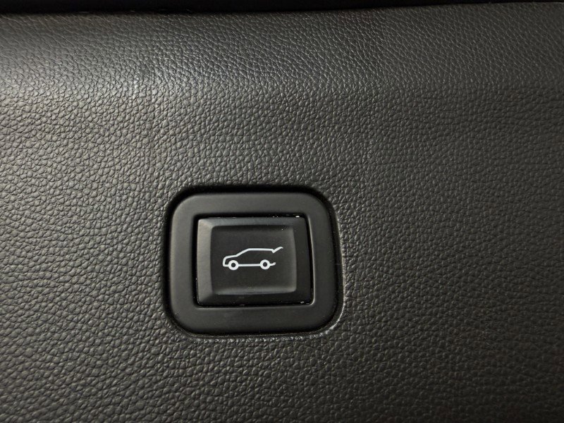 Used 2020 Buick Enclave Premium w/ Surround and Sites Package AWD/4WD image 44