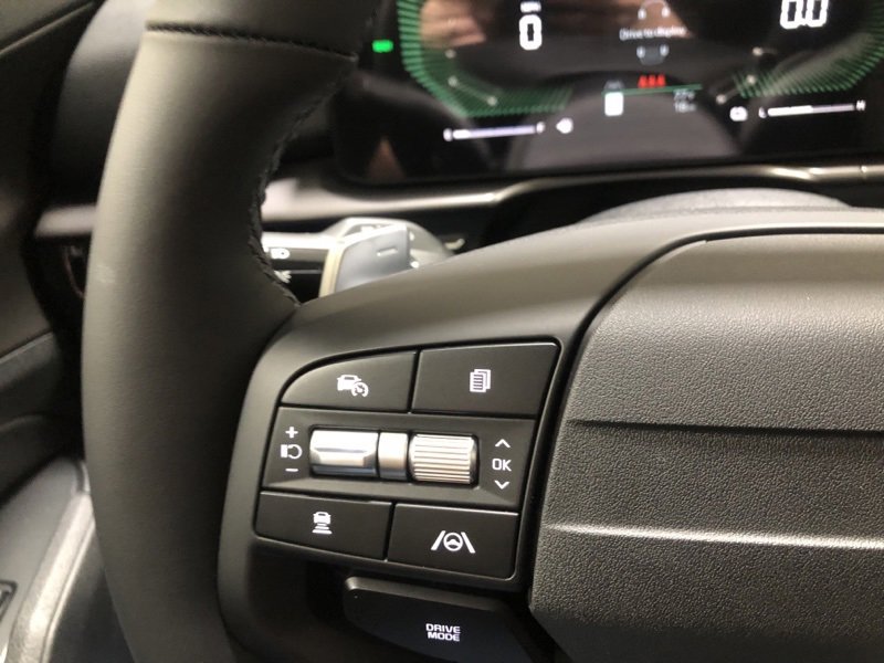 New 2026 Kia Sportage EX image 24