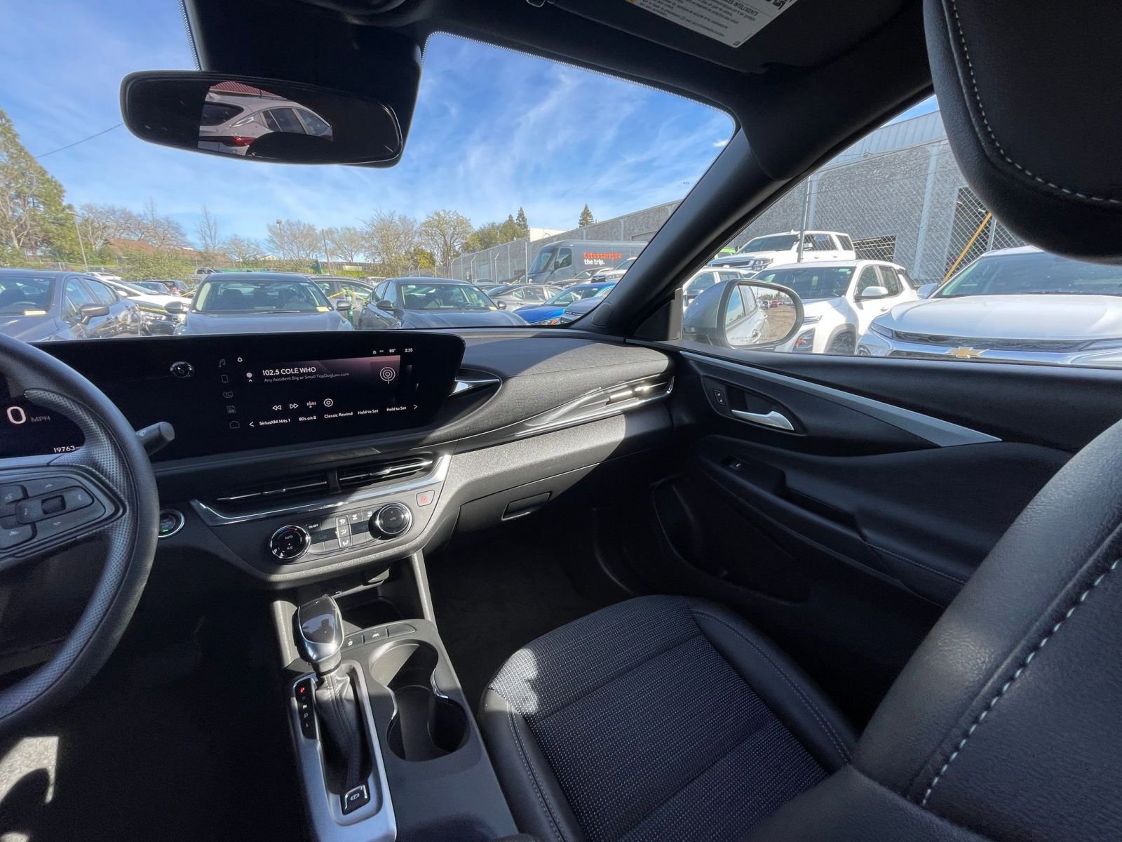 Used 2025 Buick Envista Preferred image 34