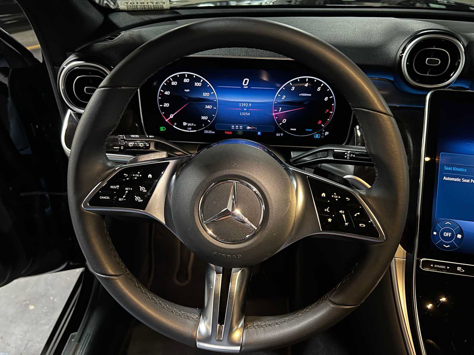 Used 2025 Mercedes-Benz GLC 300 image 28