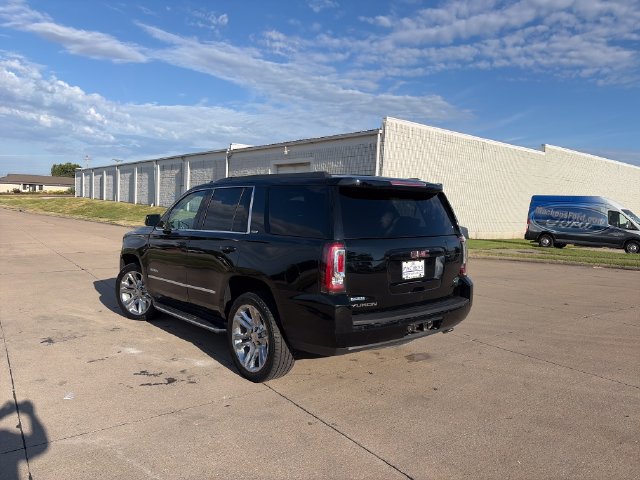Used 2017 GMC Yukon SLT w/ Premium Edition AWD/4WD image 3