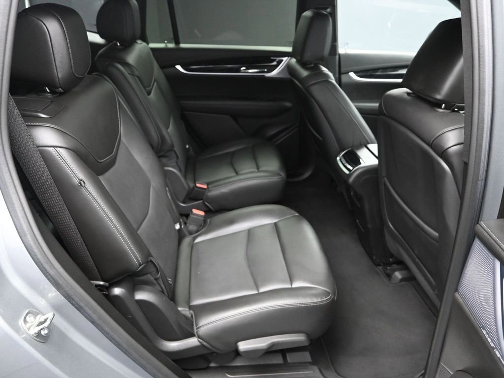 Used 2025 Cadillac XT6 Premium Luxury image 35