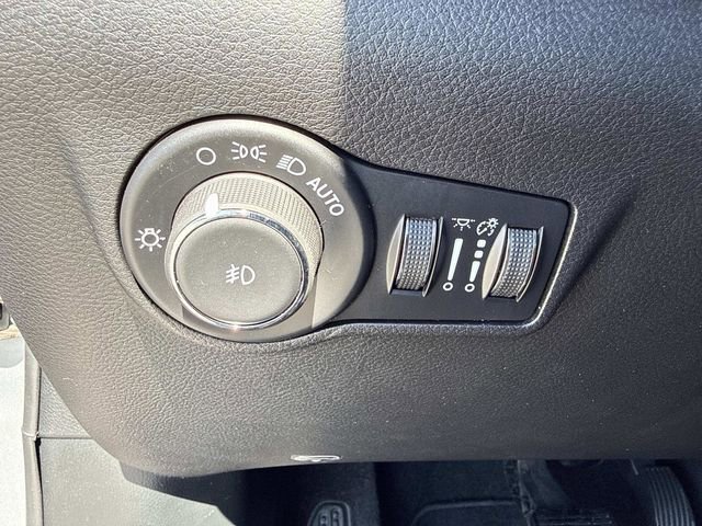 Used 2024 Jeep Compass Latitude w/ Altitude Special Edition image 31