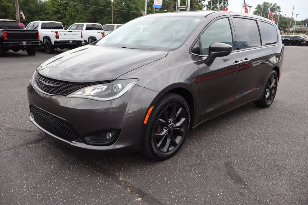 Used 2018 Chrysler Pacifica Touring Plus w/ S Appearance Package FWD image 35