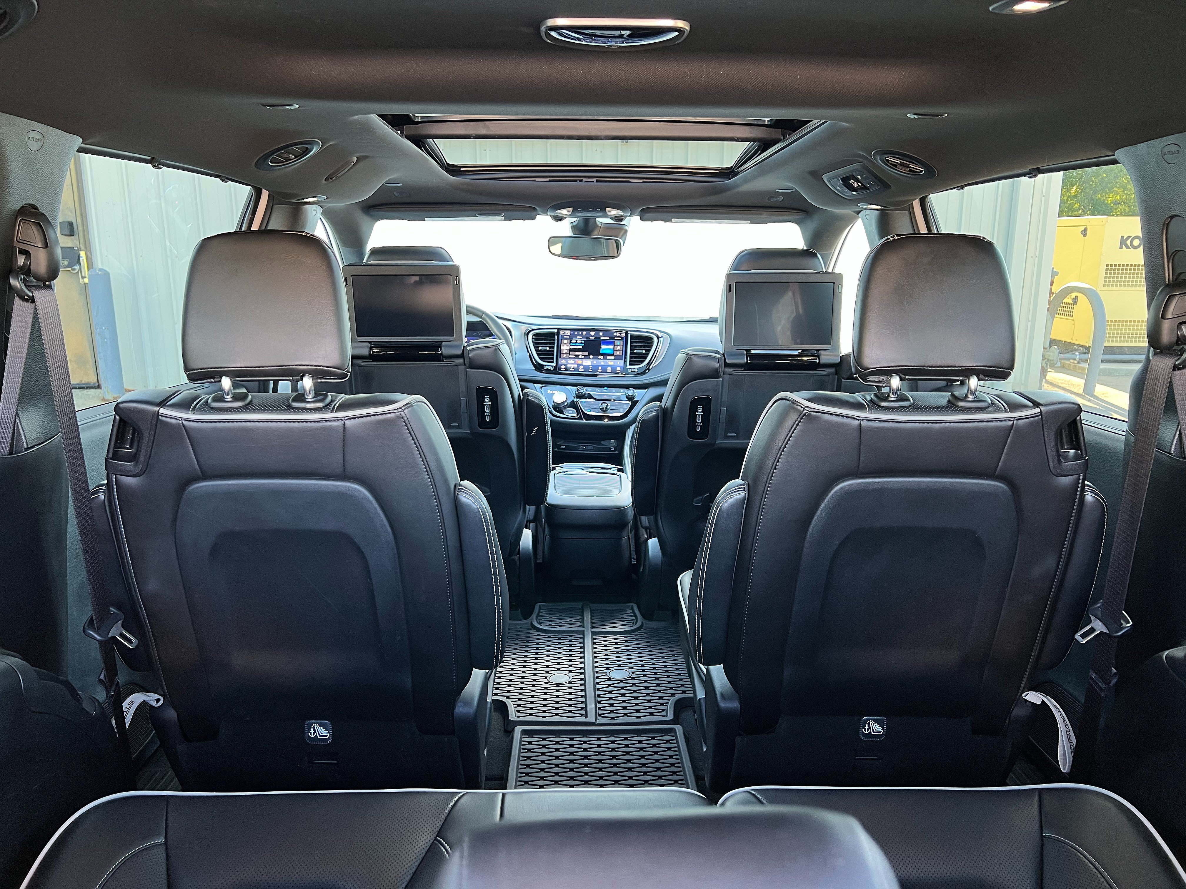 Used 2024 Chrysler Pacifica Limited w/ Uconnect Theater Family Group AWD/4WD image 24