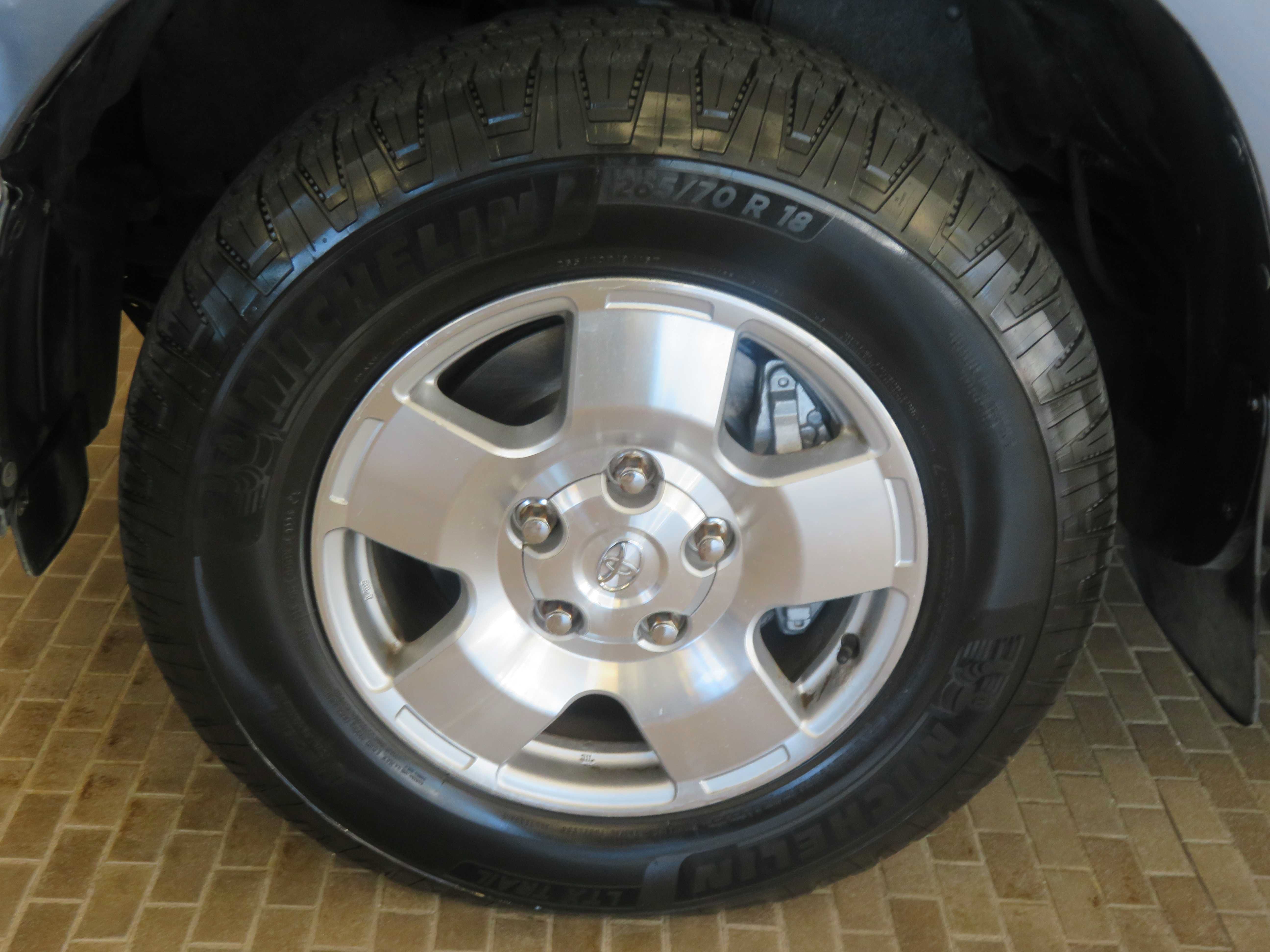 Used 2012 Toyota Tundra 4x4 Double Cab w/ Tow Pkg image 7