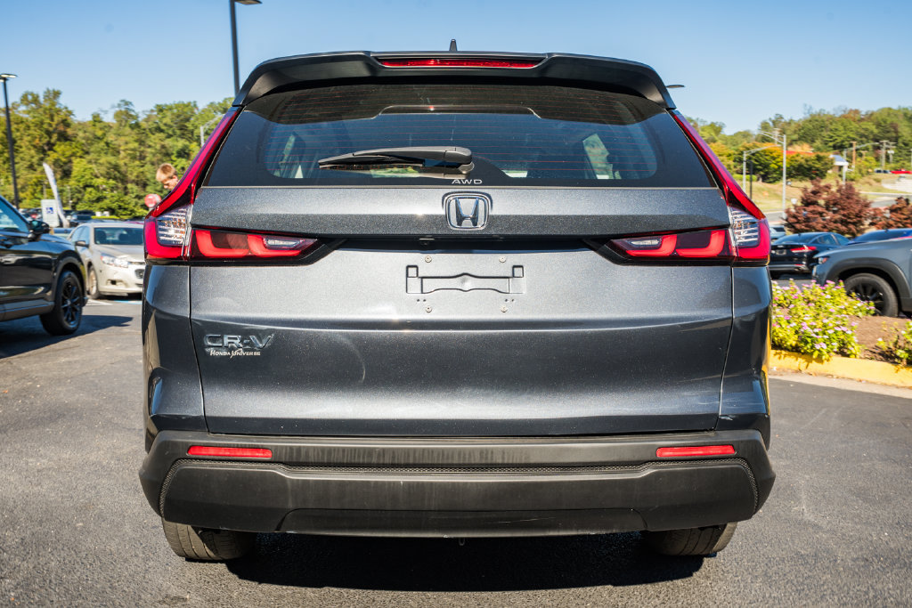 Used 2023 Honda CR-V LX image 5