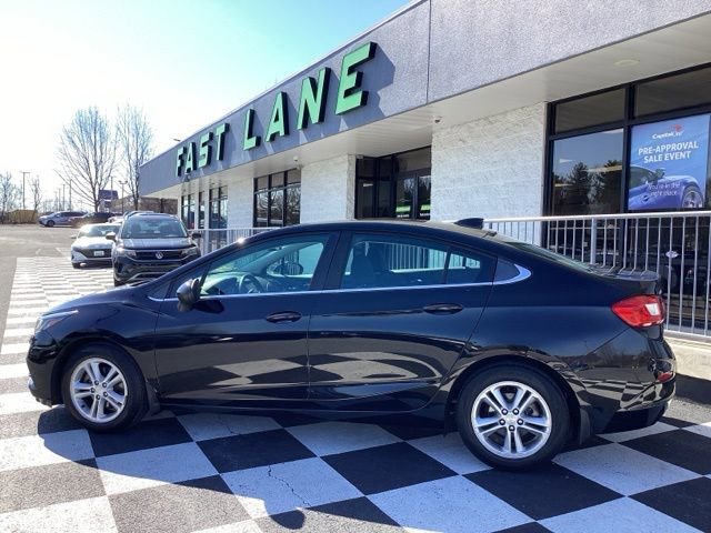 Used 2017 Chevrolet Cruze LT image 6