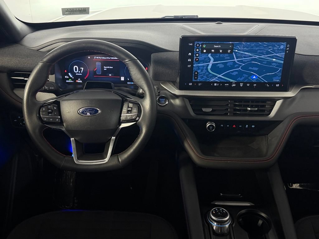 Used 2025 Ford Explorer ST-Line w/ ST-Line Street Pack AWD/4WD image 16