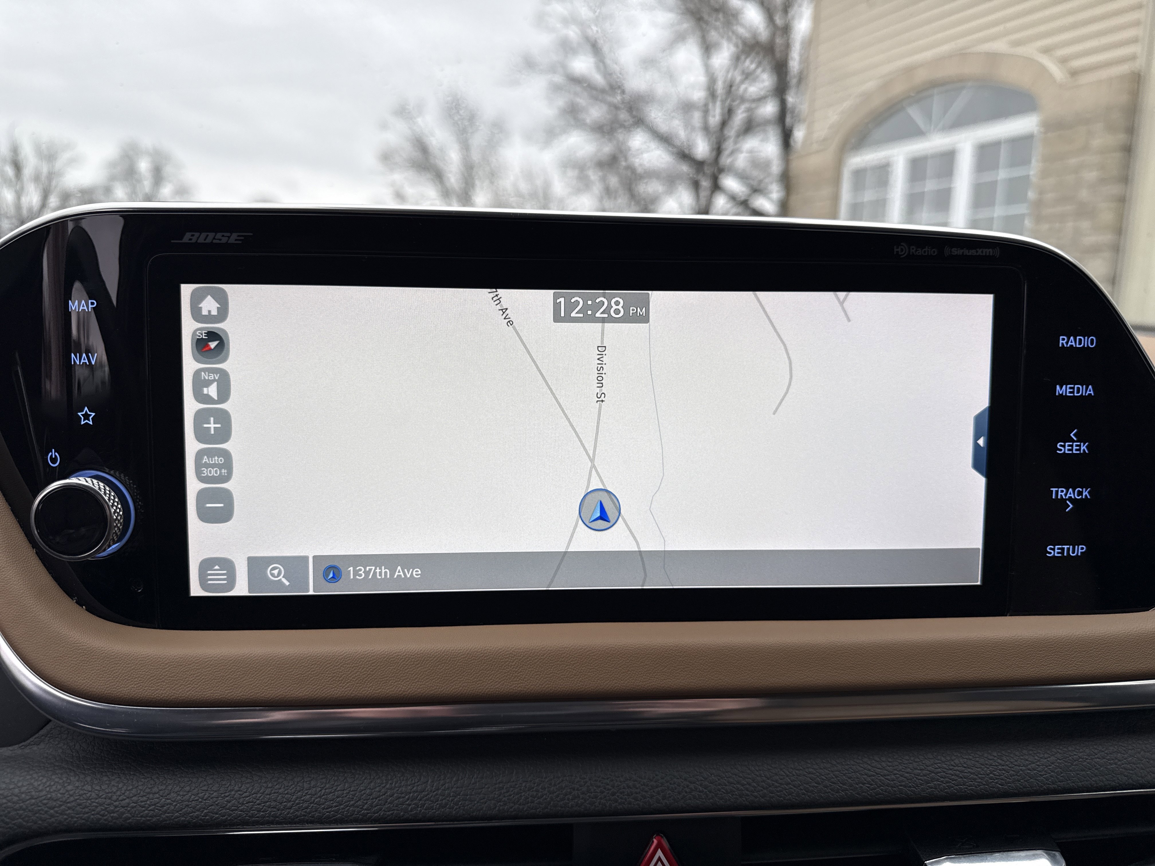 Used 2021 Hyundai Sonata Limited w/ Preferred Accessory Package image 4