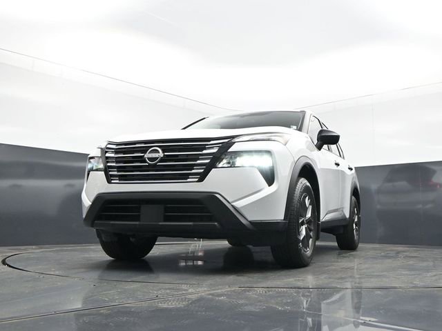 Used 2025 Nissan Rogue S FWD image 30