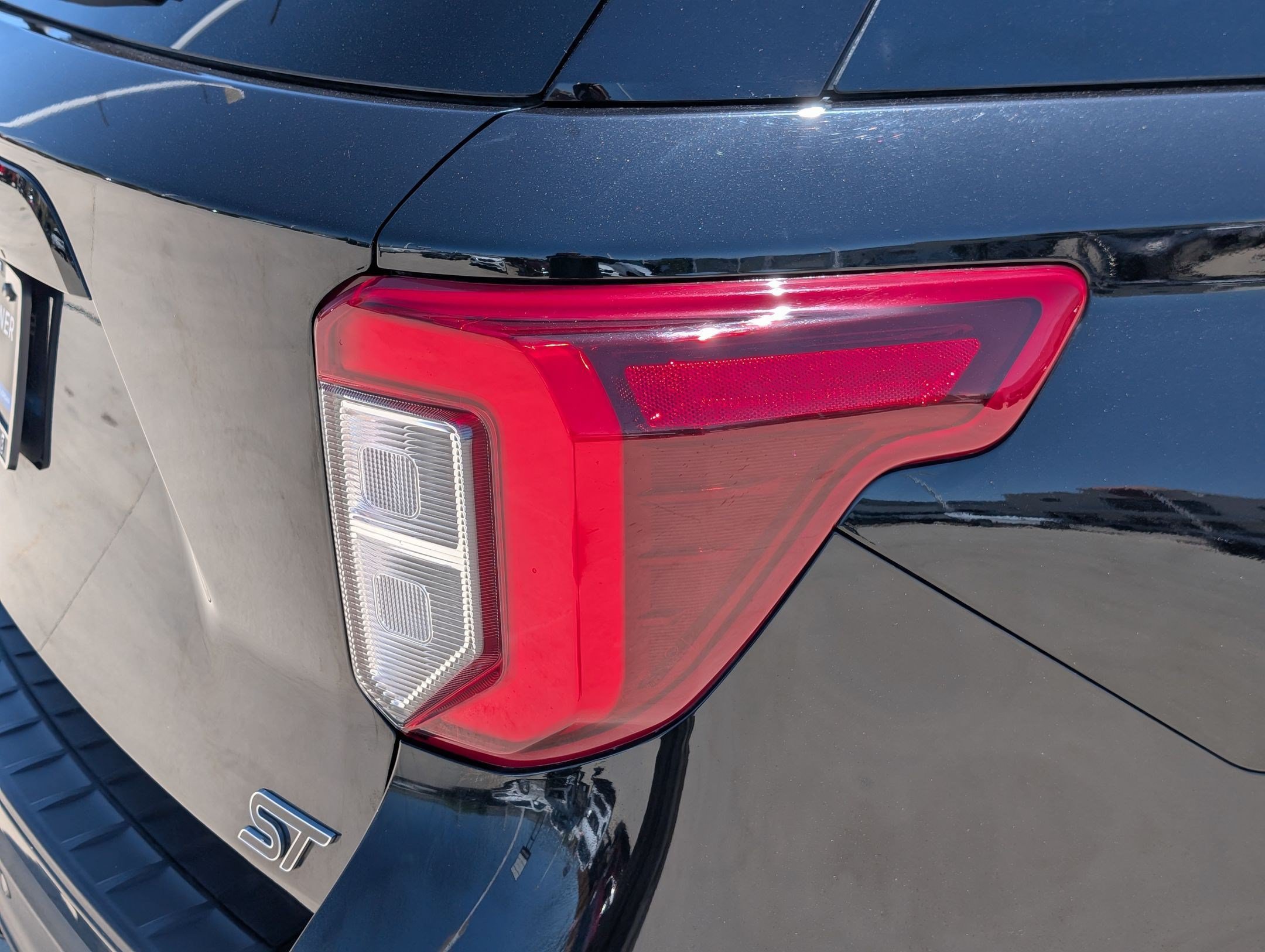 Used 2021 Ford Explorer ST w/ Equipment Group 401A AWD/4WD image 11