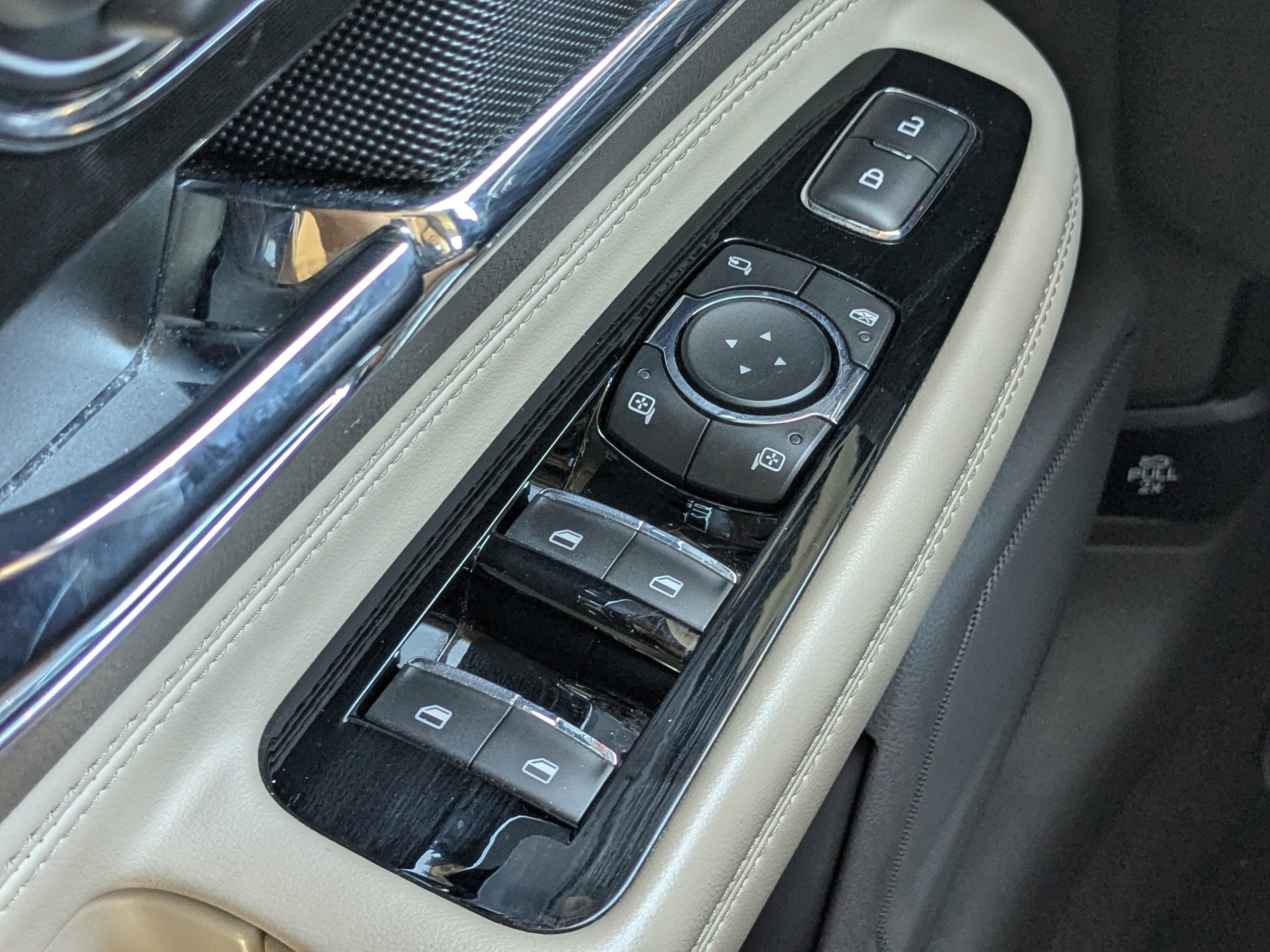 Used 2021 Lincoln Corsair Reserve w/ Equipment Group 201A image 29