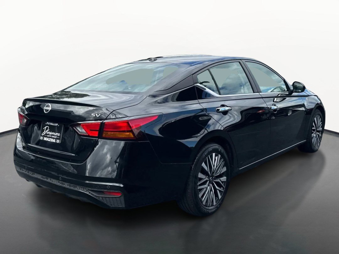 Used 2024 Nissan Altima 2.5 SV FWD image 3