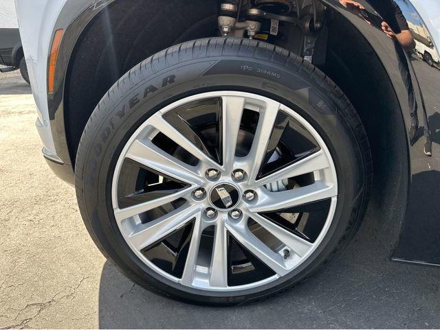 New 2026 Cadillac Vistiq Luxury AWD/4WD image 17
