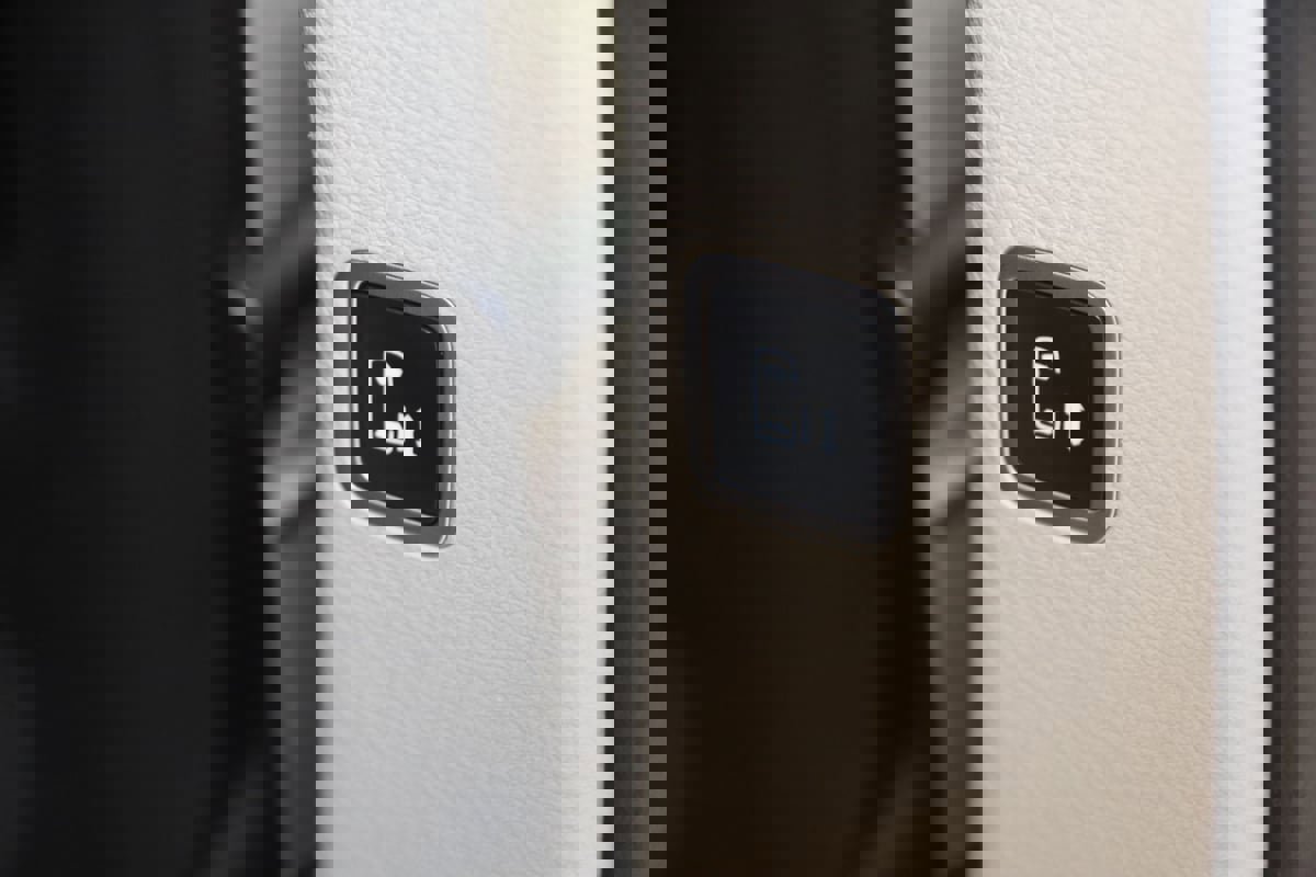 Used 2017 Chrysler Pacifica Touring-L image 14