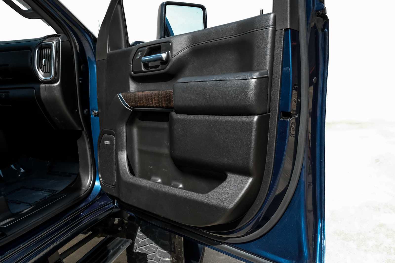 Used 2023 GMC Sierra 2500 Denali w/ Denali Ultimate Package image 49