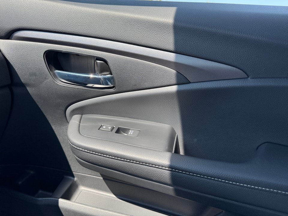 Certified 2025 Honda Ridgeline RTL image 35