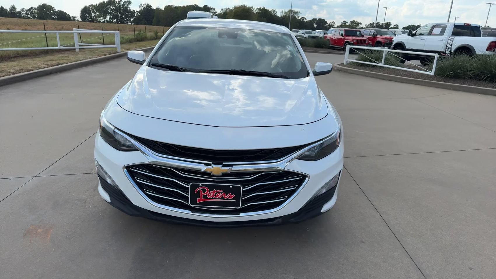Used 2025 Chevrolet Malibu LT FWD image 4