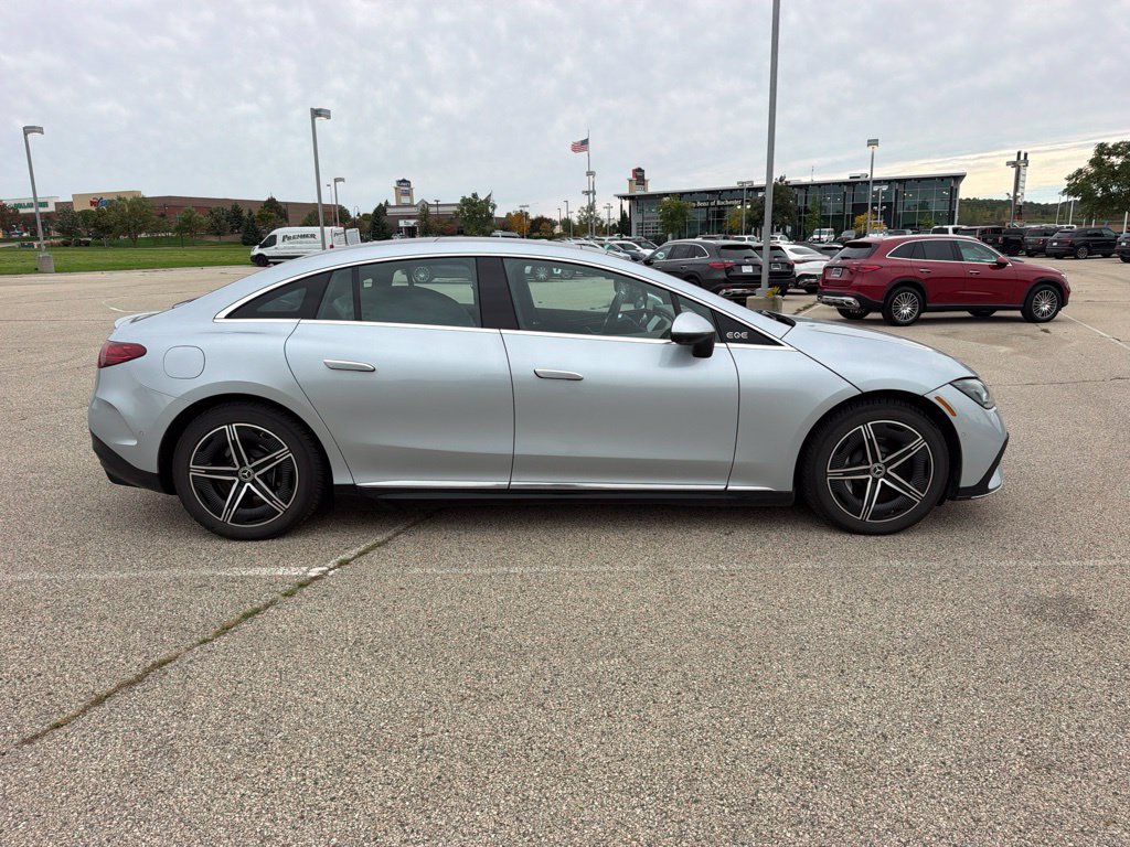 Used 2023 Mercedes-Benz EQE 500 4MATIC Sedan image 4