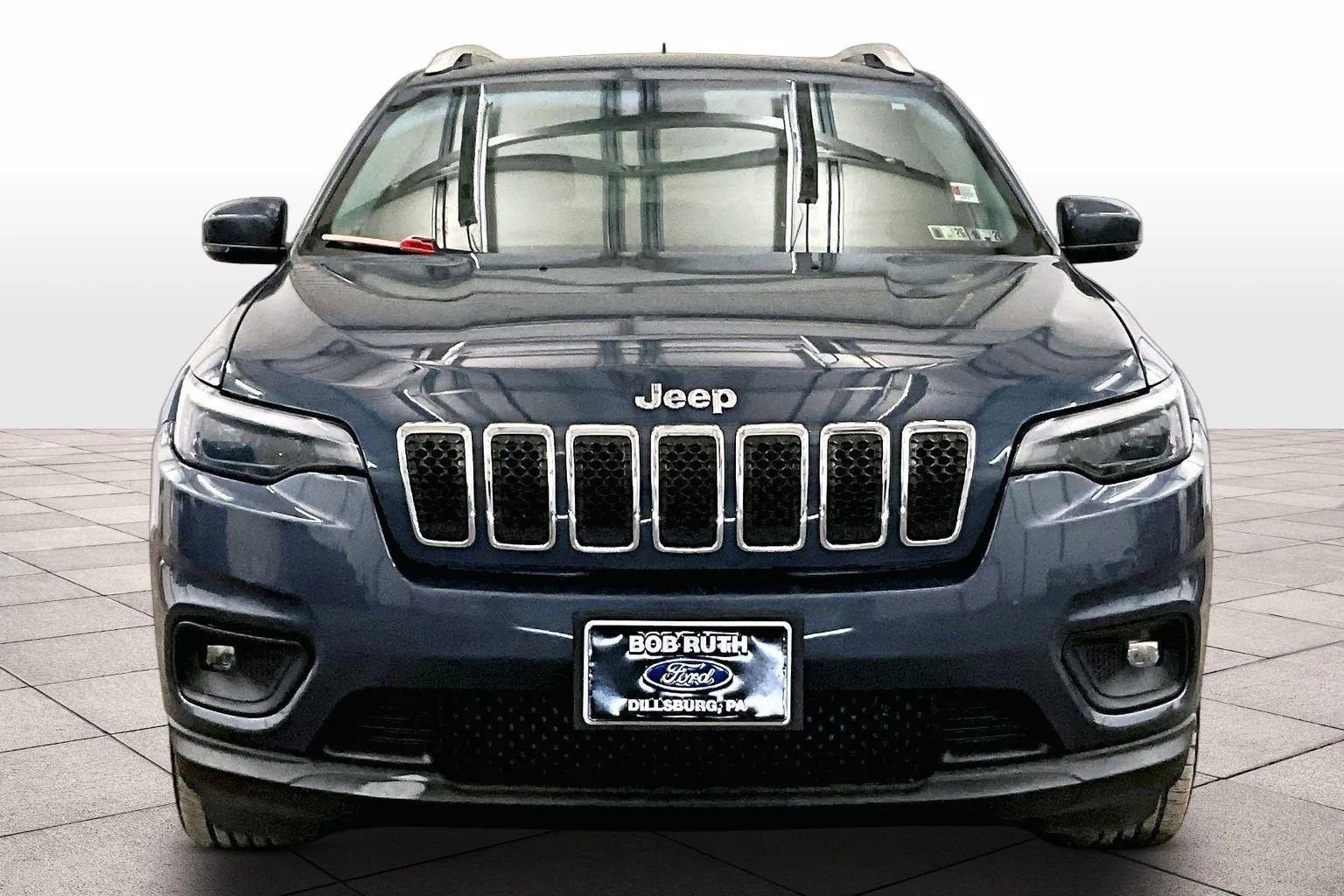 Used 2020 Jeep Cherokee Latitude Plus image 3