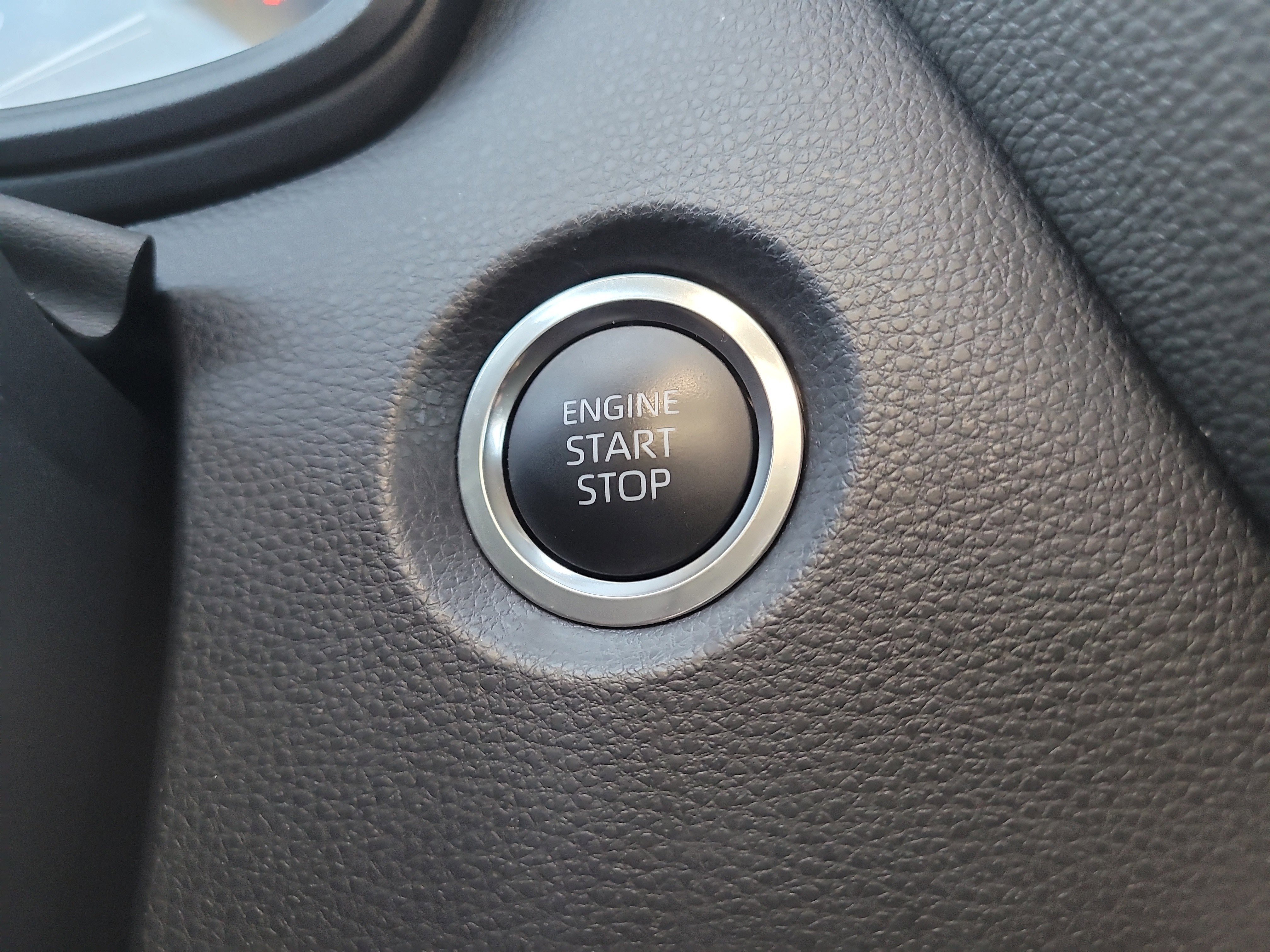 Certified 2025 Toyota Corolla SE image 25