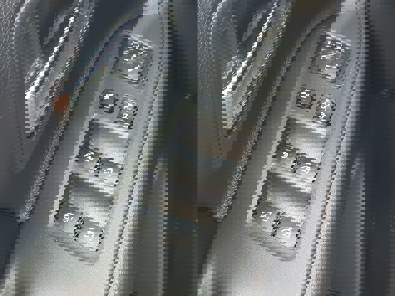 Used 2020 Mitsubishi Outlander ES image 24